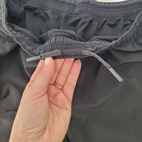 Lululemon Pace Breaker Shorts Running Active Lined 9” Black Large - Picture 5 of 11